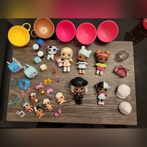 L.O.L. surprises bundle 5 dolls and 6 babies with accessories